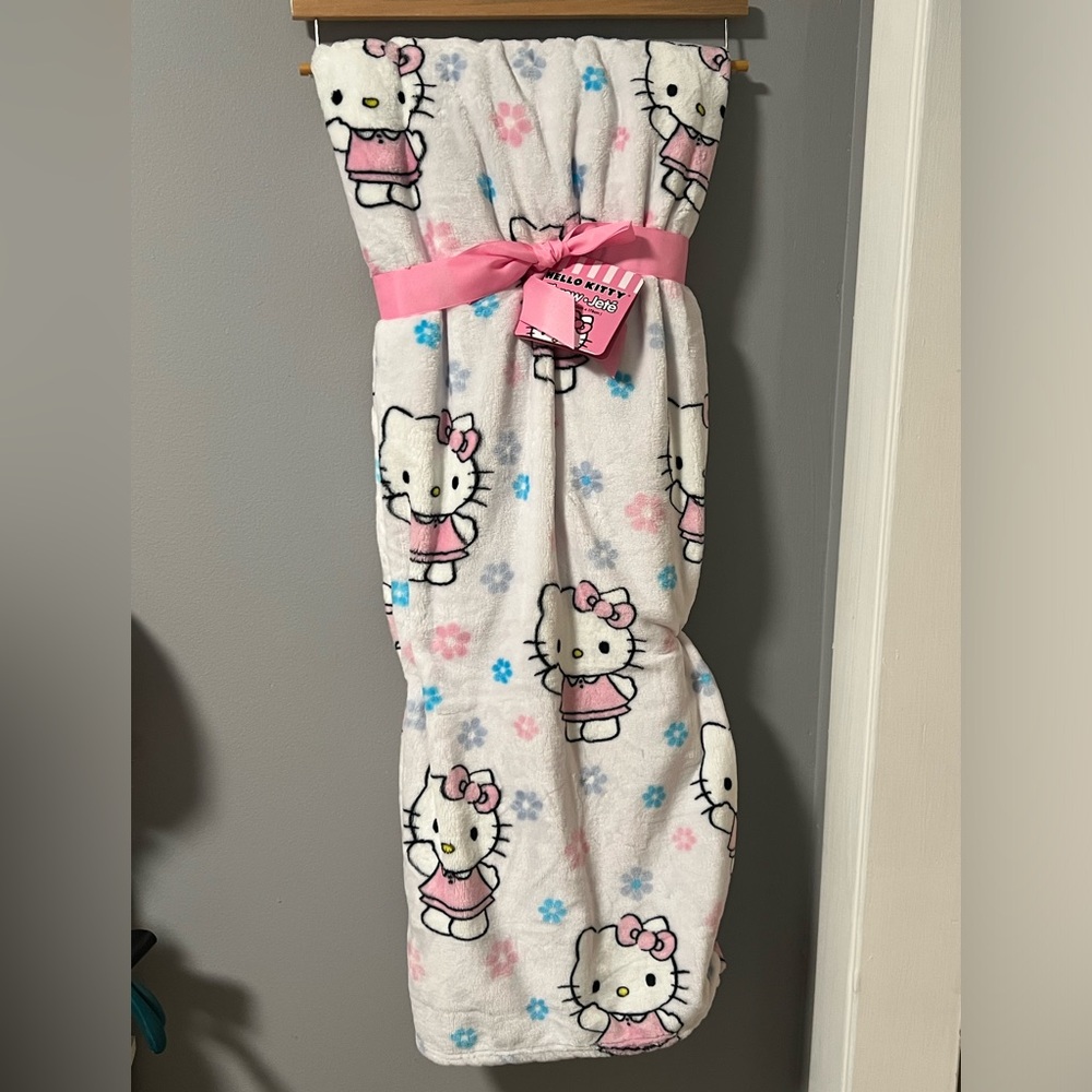 Hello kitty plush throw
